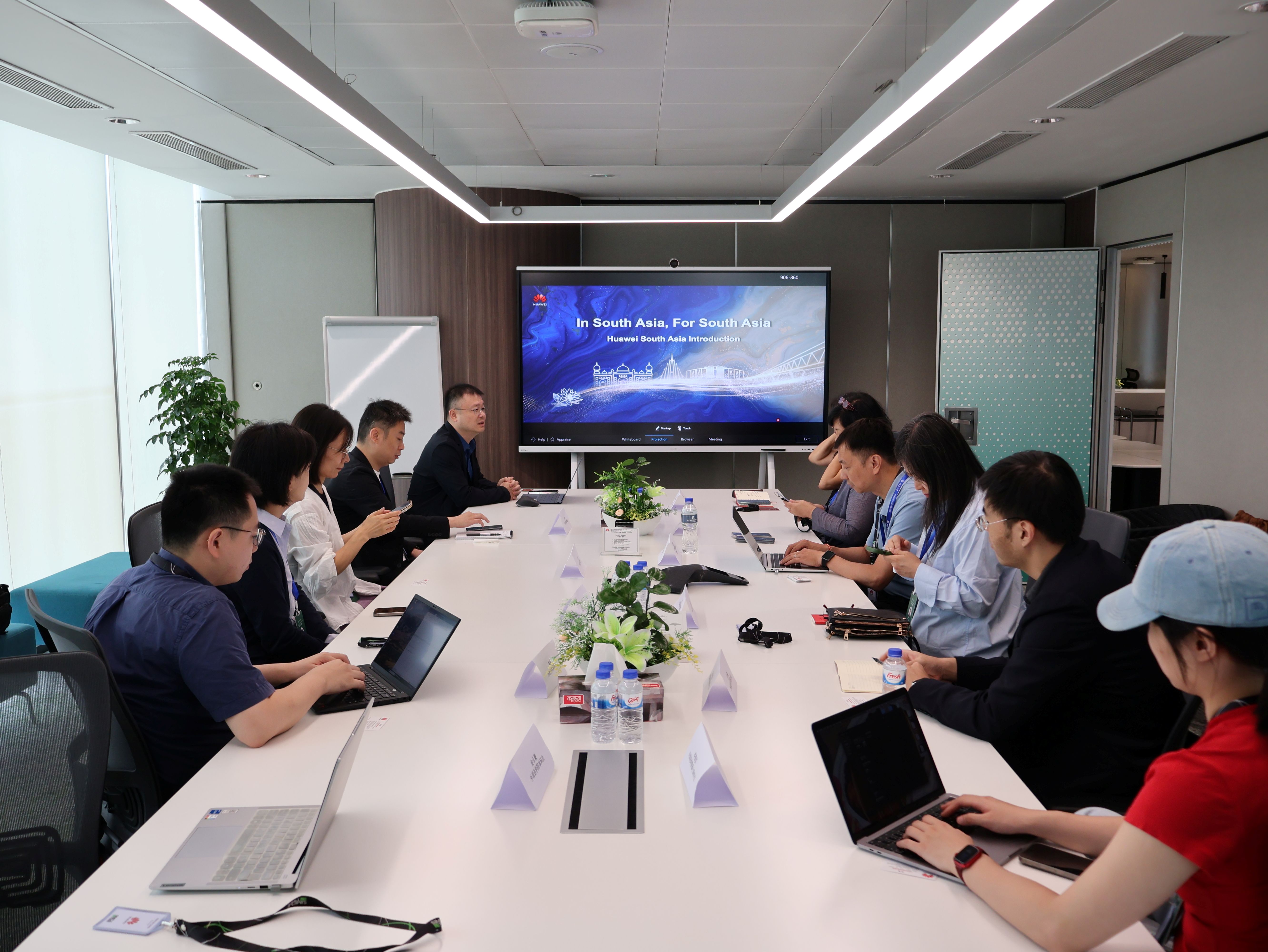 8在华为南亚代表处座谈.JPG